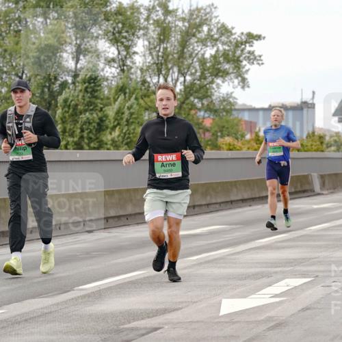03.10.2025 - Köhlbrandbrückenlauf Michael Burmester http://msf.ph/oto/9160400 03.10.2025 15:52:44 Position 3 9489 meine-sportfotos.de