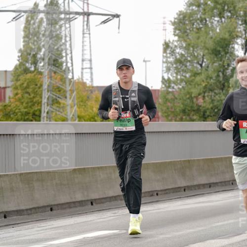 03.10.2025 - Köhlbrandbrückenlauf Michael Burmester http://msf.ph/oto/9160404 03.10.2025 15:52:45 Position 3 9633, 9489 meine-sportfotos.de