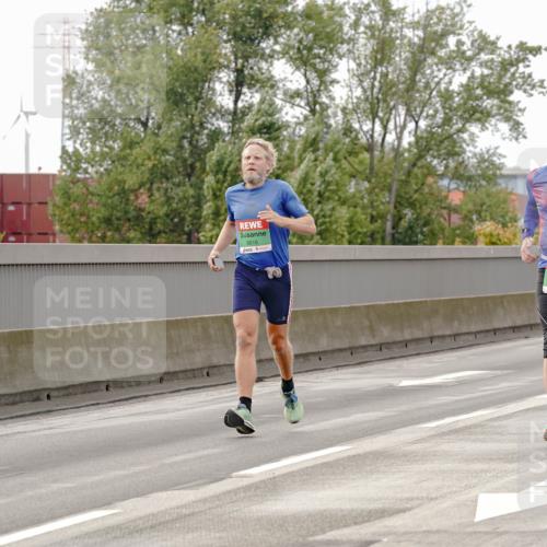 03.10.2025 - Köhlbrandbrückenlauf Michael Burmester http://msf.ph/oto/9160406 03.10.2025 15:52:47 Position 3 8616, 8924 meine-sportfotos.de