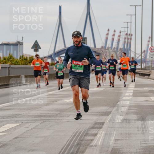 03.10.2025 - Köhlbrandbrückenlauf Michael Burmester http://msf.ph/oto/9160443 03.10.2025 15:53:04 Position 3 9354 meine-sportfotos.de
