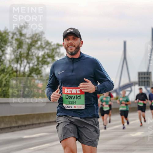 03.10.2025 - Köhlbrandbrückenlauf Michael Burmester http://msf.ph/oto/9160450 03.10.2025 15:53:07 Position 3 9354 meine-sportfotos.de
