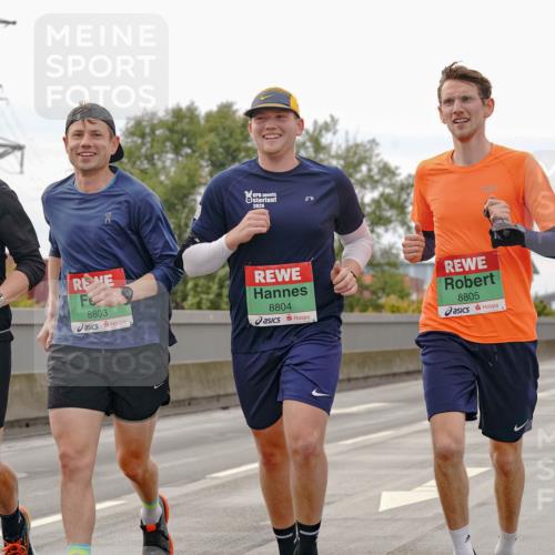 03.10.2025 - Köhlbrandbrückenlauf Michael Burmester http://msf.ph/oto/9160478 03.10.2025 15:53:20 Position 3 2024, 8802, 8803, 8804, 8805, 9317 meine-sportfotos.de