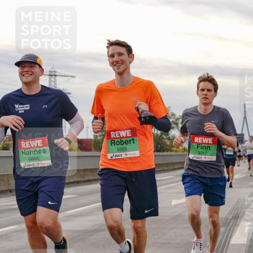 03.10.2025 - Köhlbrandbrückenlauf Michael Burmester http://msf.ph/oto/9160481 03.10.2025 15:53:21 Position 3 2024, 8803, 8804, 8805, 9317 meine-sportfotos.de