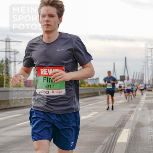 03.10.2025 - Köhlbrandbrückenlauf Michael Burmester http://msf.ph/oto/9160484 03.10.2025 15:53:22 Position 3 9317, 1 meine-sportfotos.de