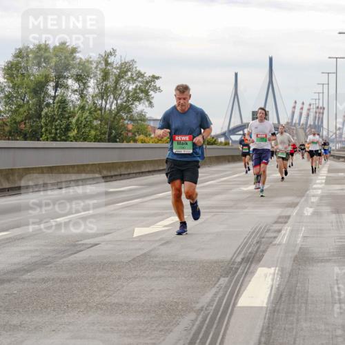 03.10.2025 - Köhlbrandbrückenlauf Michael Burmester http://msf.ph/oto/9160486 03.10.2025 15:53:24 Position 3 7340, 2 meine-sportfotos.de