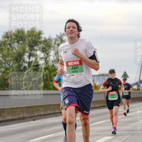 03.10.2025 - Köhlbrandbrückenlauf Michael Burmester http://msf.ph/oto/9160493 03.10.2025 15:53:30 Position 3 8860 meine-sportfotos.de