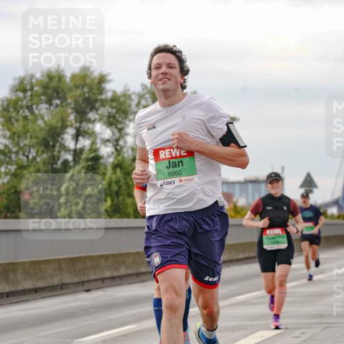 03.10.2025 - Köhlbrandbrückenlauf Michael Burmester http://msf.ph/oto/9160494 03.10.2025 15:53:30 Position 3 8860 meine-sportfotos.de