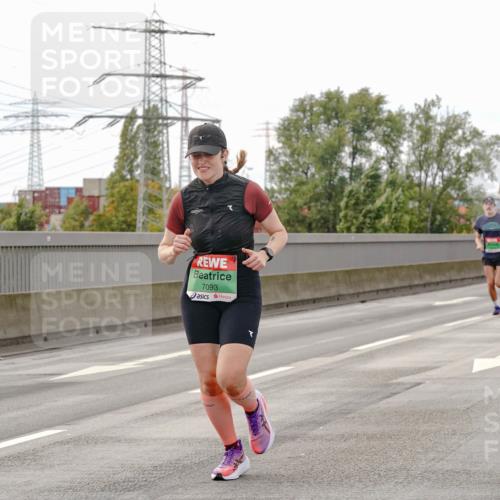 03.10.2025 - Köhlbrandbrückenlauf Michael Burmester http://msf.ph/oto/9160503 03.10.2025 15:53:34 Position 3 7093, 7174 meine-sportfotos.de