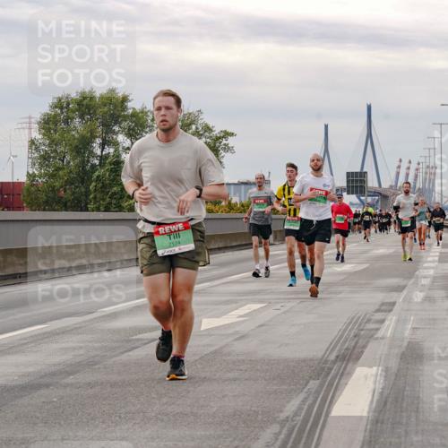03.10.2025 - Köhlbrandbrückenlauf Michael Burmester http://msf.ph/oto/9160507 03.10.2025 15:53:35 Position 3 7174 meine-sportfotos.de