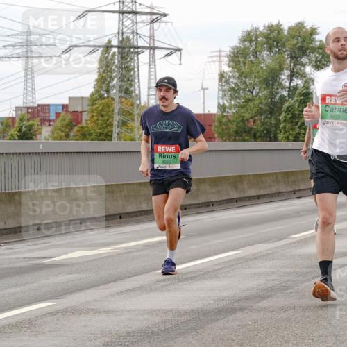 03.10.2025 - Köhlbrandbrückenlauf Michael Burmester http://msf.ph/oto/9160512 03.10.2025 15:53:38 Position 3 8026, 8539, 1, 1, 8846 meine-sportfotos.de