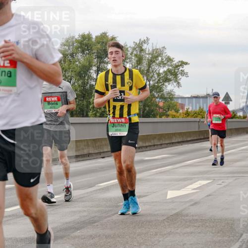 03.10.2025 - Köhlbrandbrückenlauf Michael Burmester http://msf.ph/oto/9160514 03.10.2025 15:53:40 Position 3 8539, 9572, 8846 meine-sportfotos.de