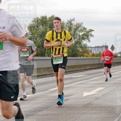 03.10.2025 - Köhlbrandbrückenlauf Michael Burmester http://msf.ph/oto/9160515 03.10.2025 15:53:40 Position 3 8539, 9572, 8846 meine-sportfotos.de