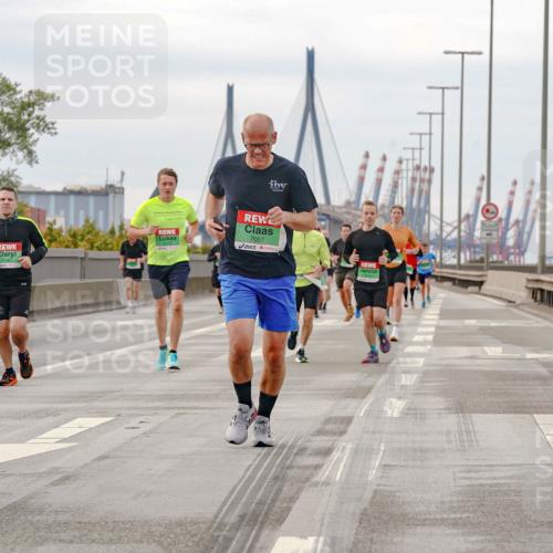 03.10.2025 - Köhlbrandbrückenlauf Michael Burmester http://msf.ph/oto/9160543 03.10.2025 15:53:54 Position 3 7057, 7499 meine-sportfotos.de