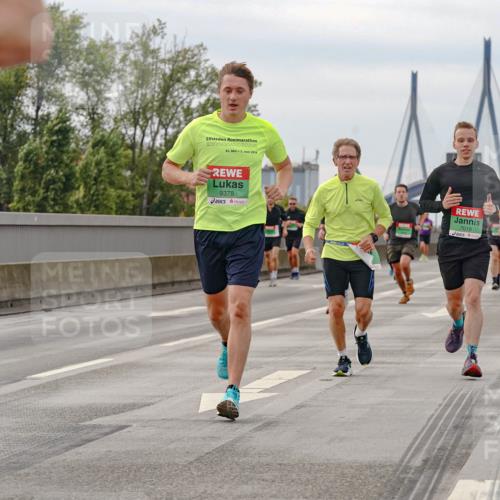 03.10.2025 - Köhlbrandbrückenlauf Michael Burmester http://msf.ph/oto/9160552 03.10.2025 15:53:58 Position 3 31, 1, 2019, 9378, 7019 meine-sportfotos.de