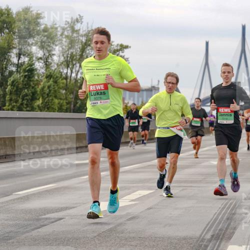 03.10.2025 - Köhlbrandbrückenlauf Michael Burmester http://msf.ph/oto/9160555 03.10.2025 15:53:59 Position 3 31, 1, 19, 9378, 7019 meine-sportfotos.de
