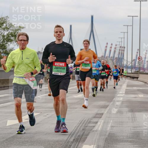 03.10.2025 - Köhlbrandbrückenlauf Michael Burmester http://msf.ph/oto/9160559 03.10.2025 15:54:00 Position 3 7019, 33 meine-sportfotos.de