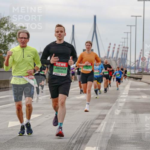 03.10.2025 - Köhlbrandbrückenlauf Michael Burmester http://msf.ph/oto/9160560 03.10.2025 15:54:01 Position 3 7019 meine-sportfotos.de