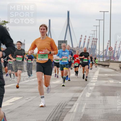 03.10.2025 - Köhlbrandbrückenlauf Michael Burmester http://msf.ph/oto/9160562 03.10.2025 15:54:02 Position 3 8967, 7019 meine-sportfotos.de