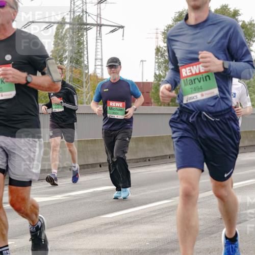 03.10.2025 - Köhlbrandbrückenlauf Michael Burmester http://msf.ph/oto/9160590 03.10.2025 15:54:13 Position 3 9099, 7345, 9216, 9024, 7494 meine-sportfotos.de