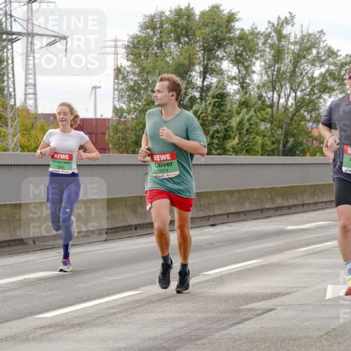03.10.2025 - Köhlbrandbrückenlauf Michael Burmester http://msf.ph/oto/9160624 03.10.2025 15:54:24 Position 3 7360, 7674, 9020 meine-sportfotos.de