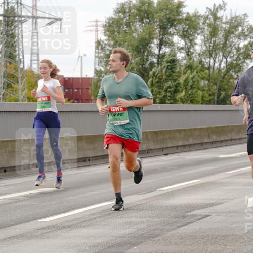 03.10.2025 - Köhlbrandbrückenlauf Michael Burmester http://msf.ph/oto/9160626 03.10.2025 15:54:24 Position 3 7360, 7674, 9020 meine-sportfotos.de