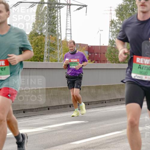 03.10.2025 - Köhlbrandbrückenlauf Michael Burmester http://msf.ph/oto/9160630 03.10.2025 15:54:26 Position 3 7360, 7674, 9410, 9020, 7423 meine-sportfotos.de