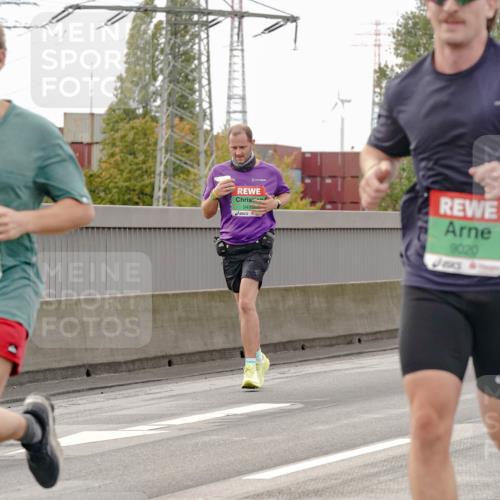 03.10.2025 - Köhlbrandbrückenlauf Michael Burmester http://msf.ph/oto/9160631 03.10.2025 15:54:26 Position 3 7674, 9410, 9020, 7423 meine-sportfotos.de