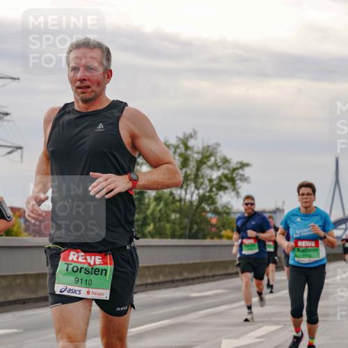03.10.2025 - Köhlbrandbrückenlauf Michael Burmester http://msf.ph/oto/9160637 03.10.2025 15:54:29 Position 3 7423, 9110, 2, 7519 meine-sportfotos.de
