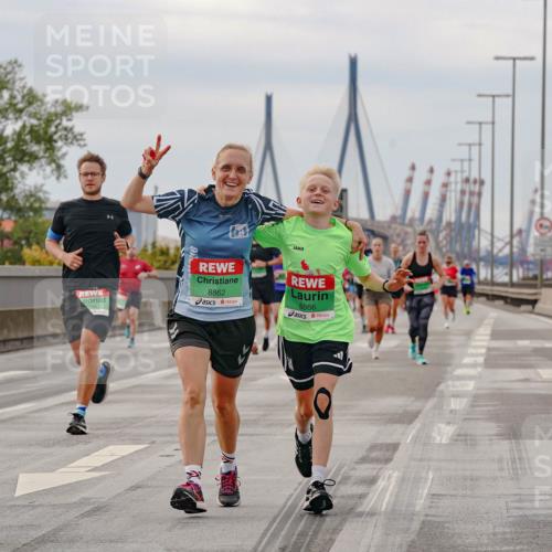 03.10.2025 - Köhlbrandbrückenlauf Michael Burmester http://msf.ph/oto/9160655 03.10.2025 15:54:36 Position 3 8862, 8866, 091 meine-sportfotos.de