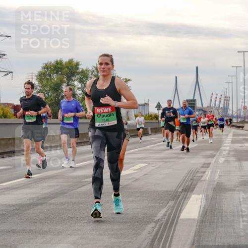 03.10.2025 - Köhlbrandbrückenlauf Michael Burmester http://msf.ph/oto/9160677 03.10.2025 15:54:47 Position 3 7616 meine-sportfotos.de