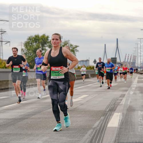 03.10.2025 - Köhlbrandbrückenlauf Michael Burmester http://msf.ph/oto/9160679 03.10.2025 15:54:47 Position 3 7616 meine-sportfotos.de