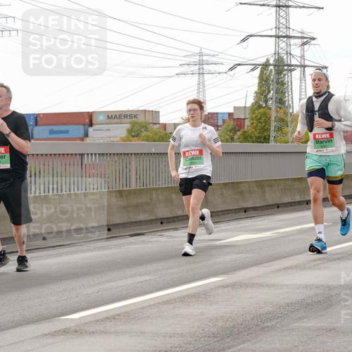 03.10.2025 - Köhlbrandbrückenlauf Michael Burmester http://msf.ph/oto/9160700 03.10.2025 15:54:57 Position 3 7851, 9261, 7558 meine-sportfotos.de