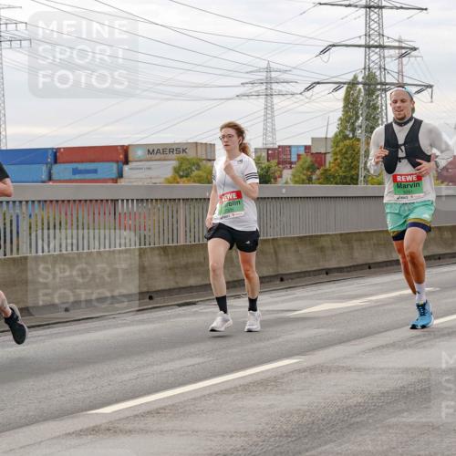03.10.2025 - Köhlbrandbrückenlauf Michael Burmester http://msf.ph/oto/9160702 03.10.2025 15:54:57 Position 3 7851, 9261, 7558 meine-sportfotos.de