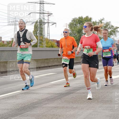 03.10.2025 - Köhlbrandbrückenlauf Michael Burmester http://msf.ph/oto/9160703 03.10.2025 15:54:58 Position 3 7335, 9261, 7558, 797, 7447 meine-sportfotos.de