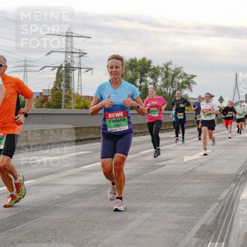 03.10.2025 - Köhlbrandbrückenlauf Michael Burmester http://msf.ph/oto/9160708 03.10.2025 15:54:59 Position 3 8797, 7558, 7447 meine-sportfotos.de