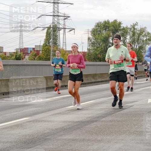 03.10.2025 - Köhlbrandbrückenlauf Michael Burmester http://msf.ph/oto/9160728 03.10.2025 15:55:08 Position 3 7349, 7529, 7528, 9323 meine-sportfotos.de