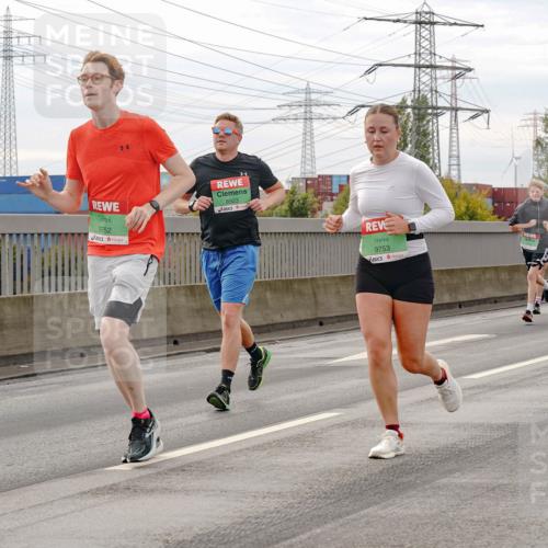 03.10.2025 - Köhlbrandbrückenlauf Michael Burmester http://msf.ph/oto/9160741 03.10.2025 15:55:13 Position 3 9752, 8923, 9753 meine-sportfotos.de