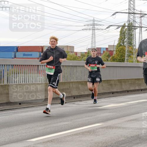 03.10.2025 - Köhlbrandbrückenlauf Michael Burmester http://msf.ph/oto/9160750 03.10.2025 15:55:16 Position 3 7823, 10, 1978, 7588, 7205 meine-sportfotos.de