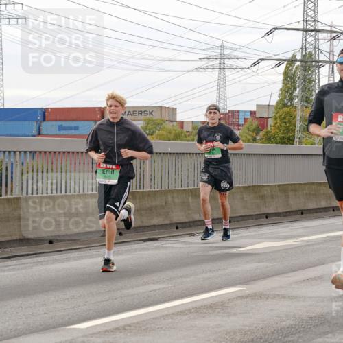 03.10.2025 - Köhlbrandbrückenlauf Michael Burmester http://msf.ph/oto/9160751 03.10.2025 15:55:16 Position 3 7823, 1982, 7588, 7205 meine-sportfotos.de