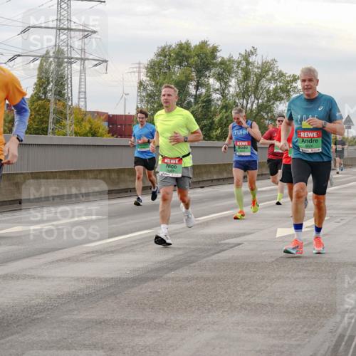 03.10.2025 - Köhlbrandbrückenlauf Michael Burmester http://msf.ph/oto/9160761 03.10.2025 15:55:22 Position 3 7822, 9301, 20, 3826 meine-sportfotos.de