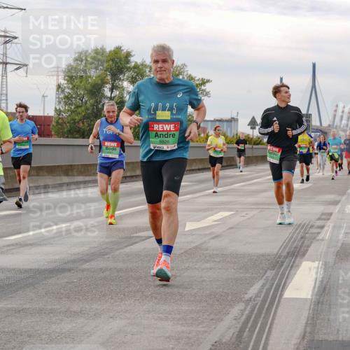 03.10.2025 - Köhlbrandbrückenlauf Michael Burmester http://msf.ph/oto/9160765 03.10.2025 15:55:23 Position 3 9301, 2025, 39, 8826 meine-sportfotos.de