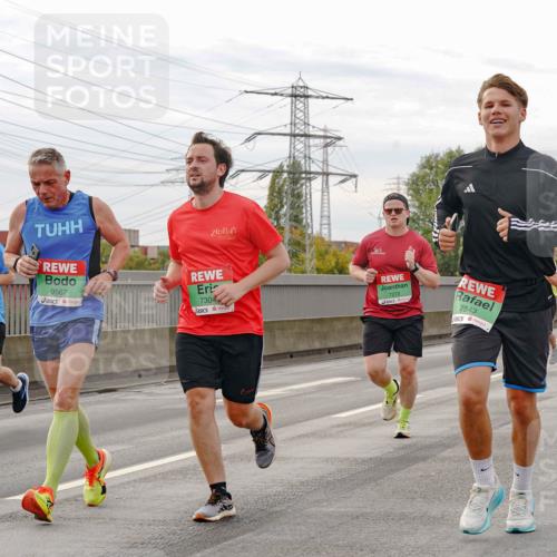 03.10.2025 - Köhlbrandbrückenlauf Michael Burmester http://msf.ph/oto/9160773 03.10.2025 15:55:26 Position 3 8348, 9567, 7304, 7272, 7543 meine-sportfotos.de