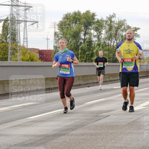 03.10.2025 - Köhlbrandbrückenlauf Michael Burmester http://msf.ph/oto/9160785 03.10.2025 15:55:32 Position 3 9601, 9652 meine-sportfotos.de