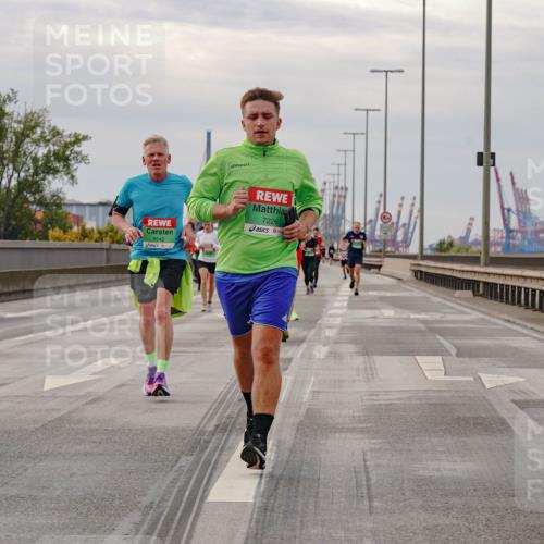 03.10.2025 - Köhlbrandbrückenlauf Michael Burmester http://msf.ph/oto/9160790 03.10.2025 15:55:34 Position 3 9652, 9542, 7226 meine-sportfotos.de