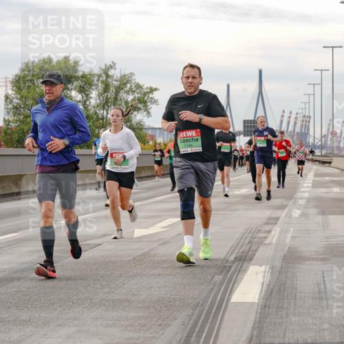 03.10.2025 - Köhlbrandbrückenlauf Michael Burmester http://msf.ph/oto/9160807 03.10.2025 15:55:41 Position 3 7196 meine-sportfotos.de
