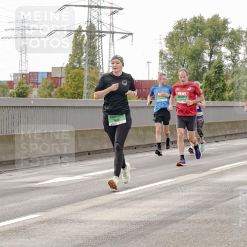 03.10.2025 - Köhlbrandbrückenlauf Michael Burmester http://msf.ph/oto/9160815 03.10.2025 15:55:45 Position 3 9028, 7139, 8725, 7594 meine-sportfotos.de