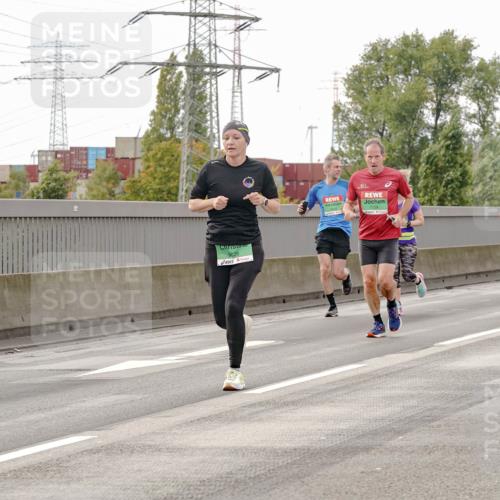 03.10.2025 - Köhlbrandbrückenlauf Michael Burmester http://msf.ph/oto/9160816 03.10.2025 15:55:45 Position 3 9028, 7594, 8725 meine-sportfotos.de