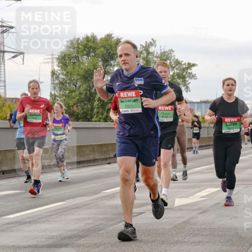 03.10.2025 - Köhlbrandbrückenlauf Michael Burmester http://msf.ph/oto/9160818 03.10.2025 15:55:46 Position 3 7594, 9748, 8814 meine-sportfotos.de