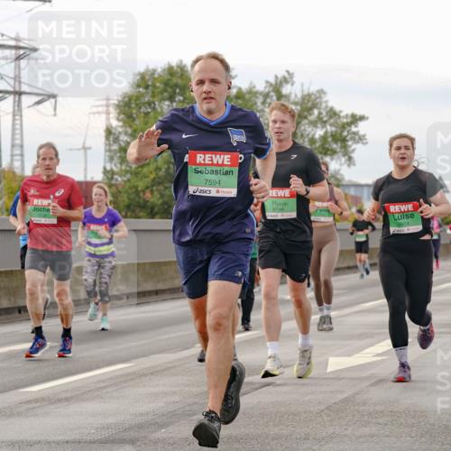 03.10.2025 - Köhlbrandbrückenlauf Michael Burmester http://msf.ph/oto/9160821 03.10.2025 15:55:46 Position 3 7594, 9748, 8814 meine-sportfotos.de