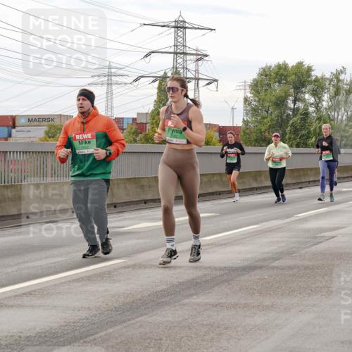 03.10.2025 - Köhlbrandbrückenlauf Michael Burmester http://msf.ph/oto/9160833 03.10.2025 15:55:51 Position 3 7552, 7562, 9181 meine-sportfotos.de